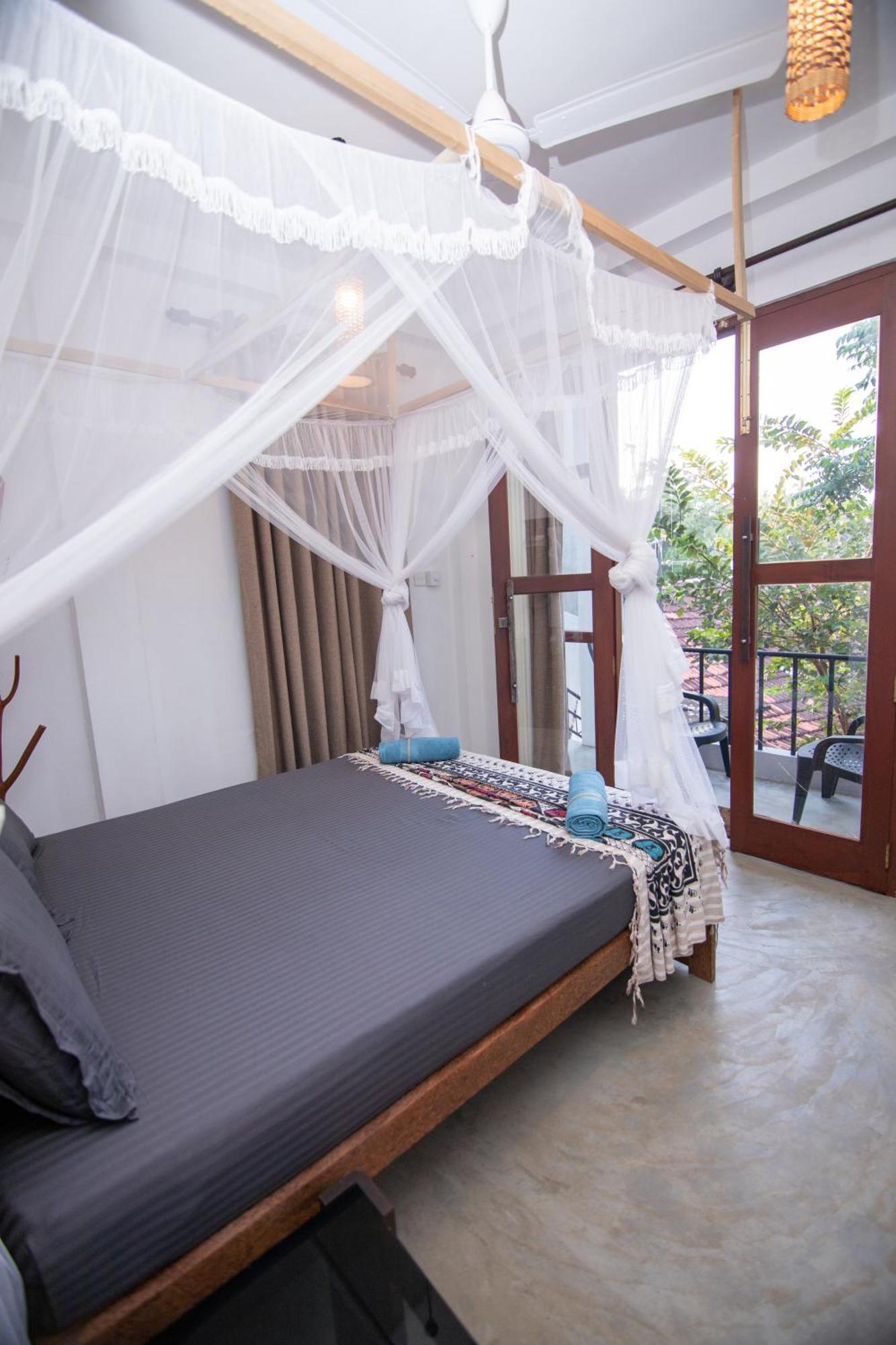 Light House Beach Home Matara Room photo