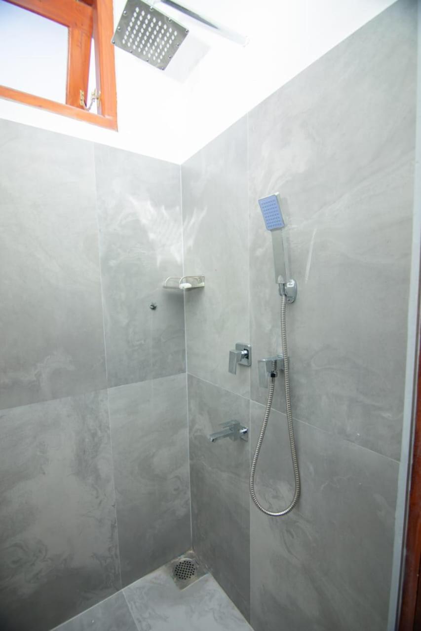 Light House Beach Home Matara Room photo